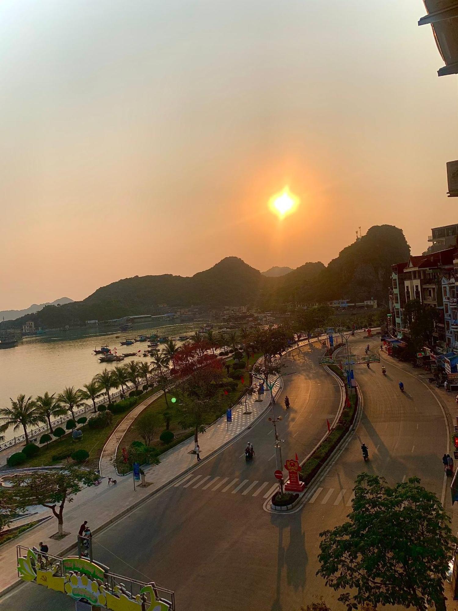 Thu Ha Sea View Hotel Dong Khe Sau Zewnętrze zdjęcie